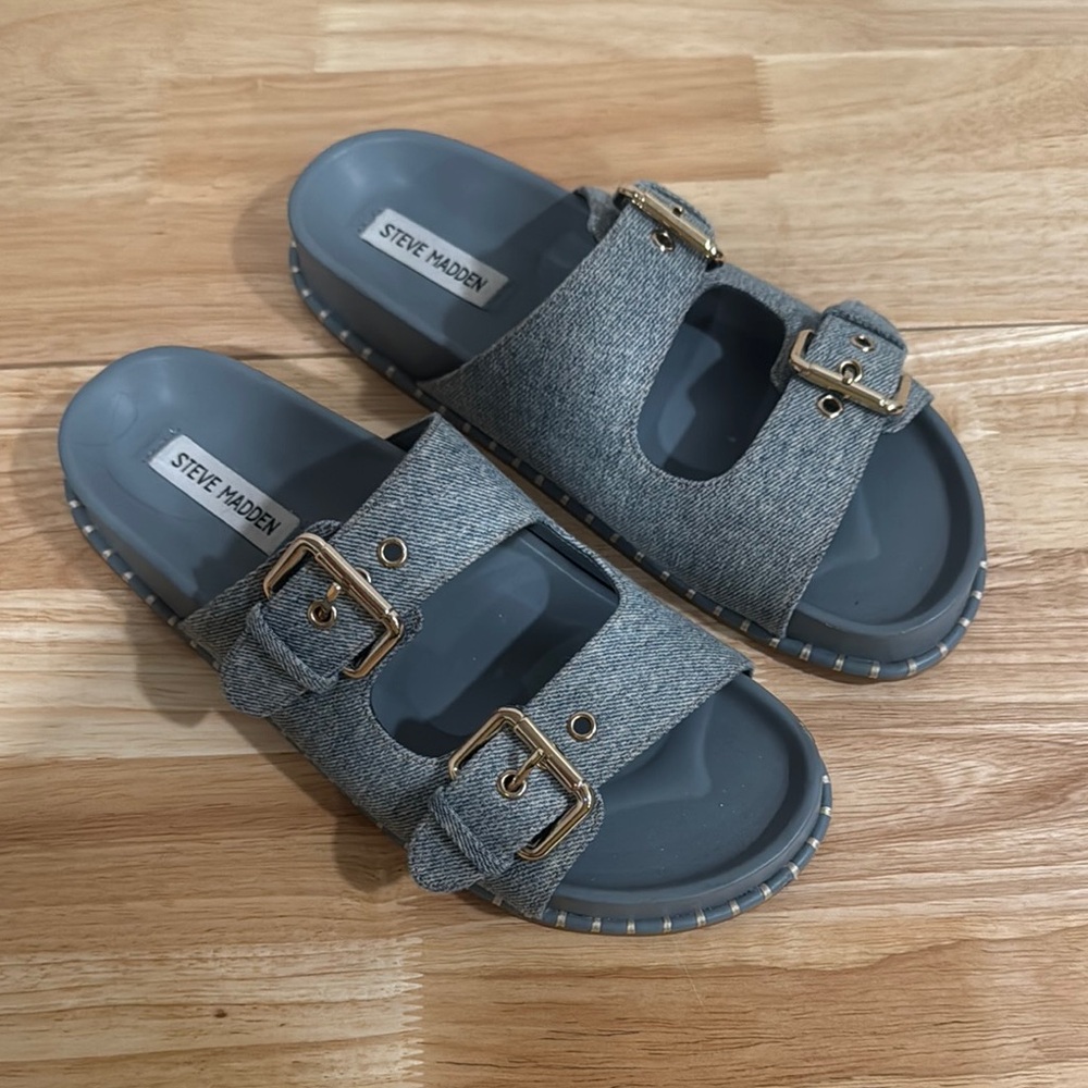 Steve Madden Gray Sandals with Adjustable Buckles